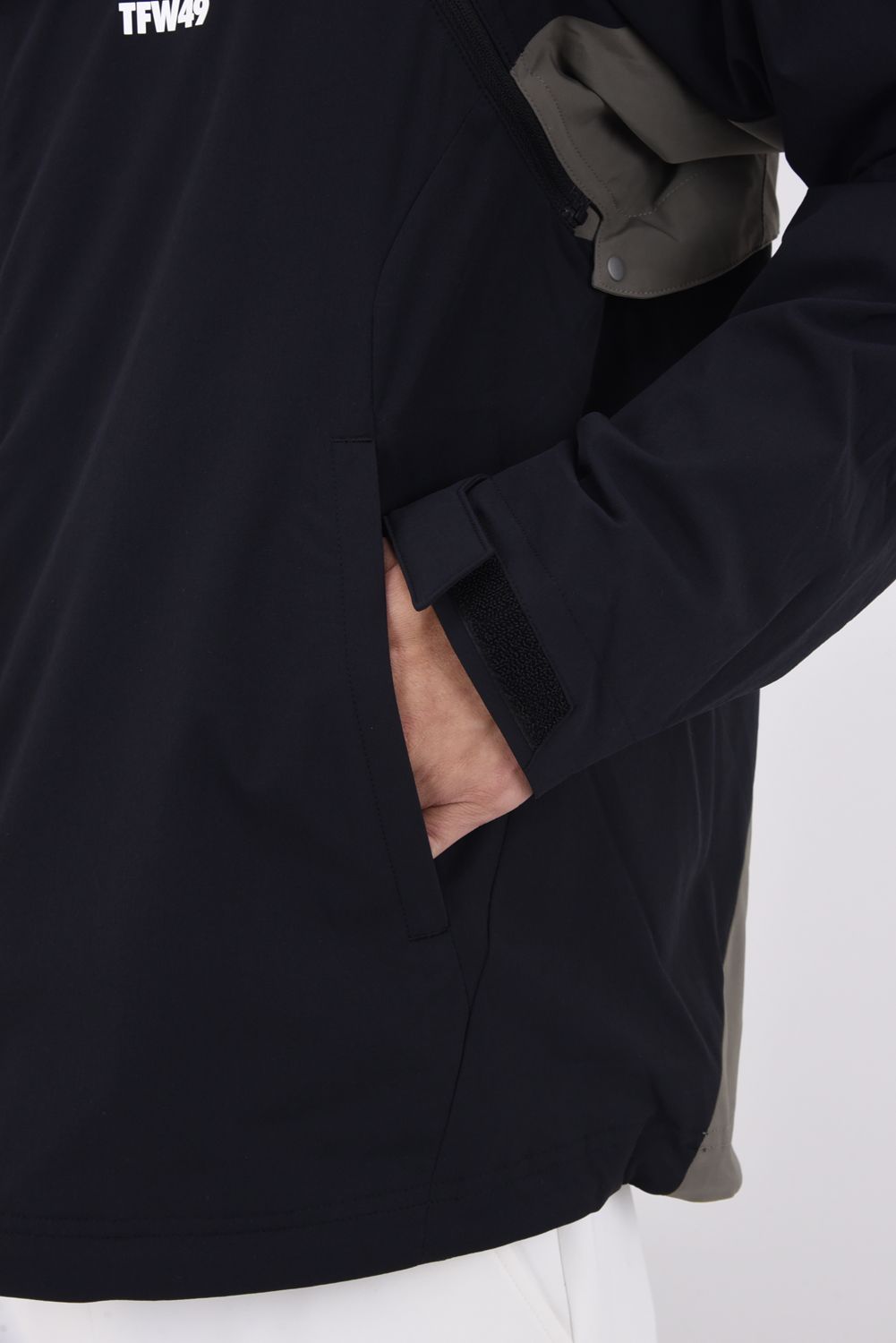 【25AW】 OCTA DETACHABLE 2WAY BLOUSON / 撥水ストレッチナイロン 2WAYジップアップブルゾン (ブラック/グレー)