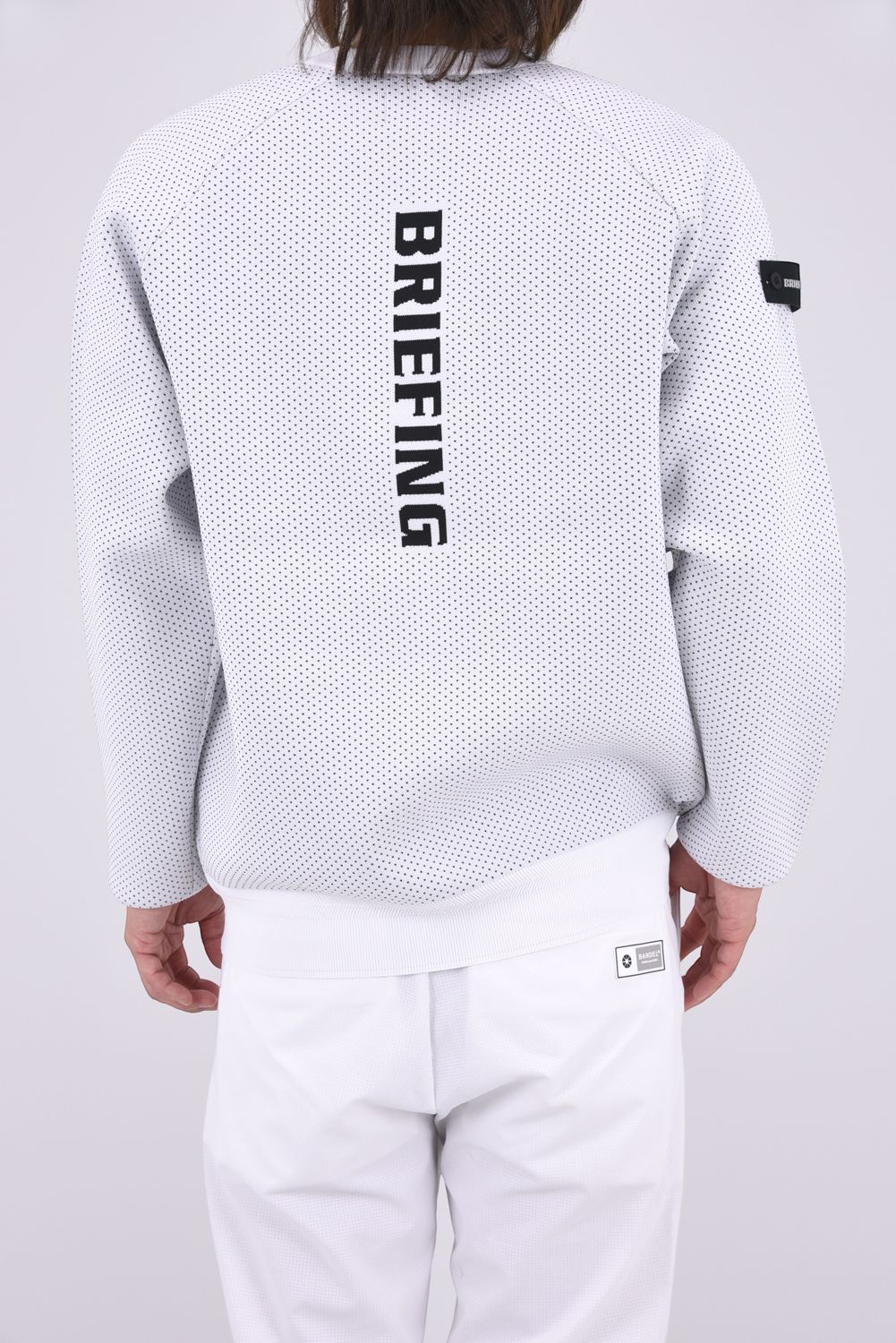 【26AW】 MEN’S BIRDS EYE KNIT CREWNECK / バーズアイパターン ブランドロゴ クルーネックニット (ホワイト)
