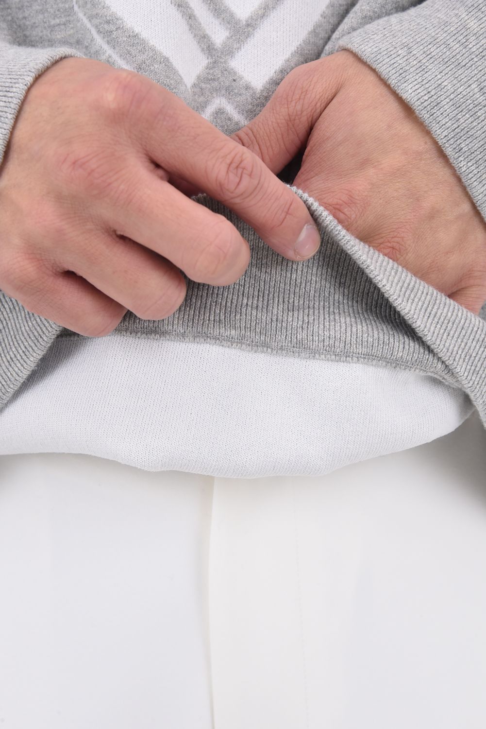 【2026SS 木村拓哉さん着用 VOL.1】 STELA CO CASH BLENDED HOODIE / ジオメトリックパターンジャカード プルオーバーニットパーカー (グレー)