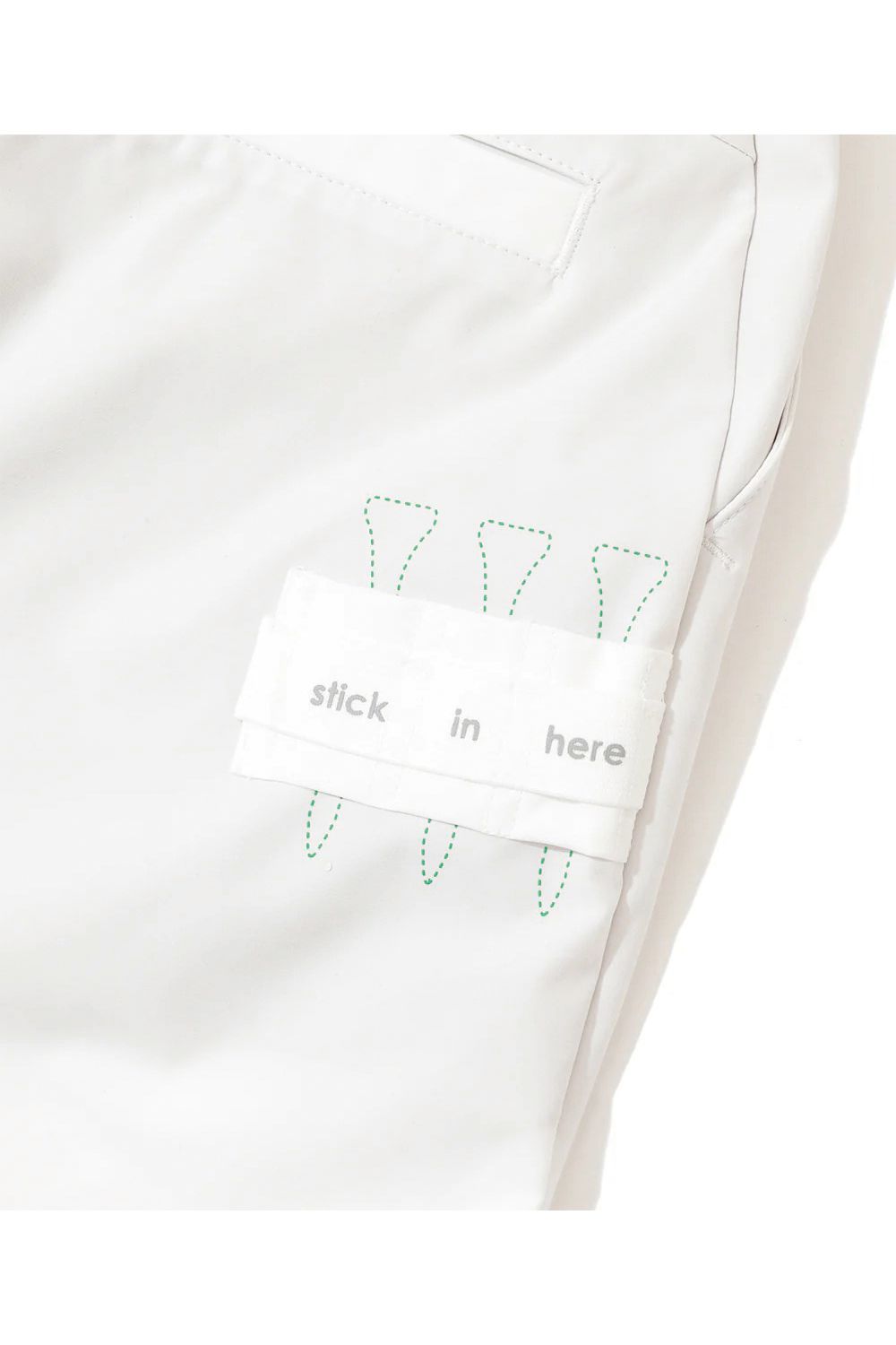 【26SS】【レディース】 ELMT SLIM LINE TAPERED PANTS / ブランドロゴ 箔プリント テーパードシルエット ロングパンツ (ホワイト)