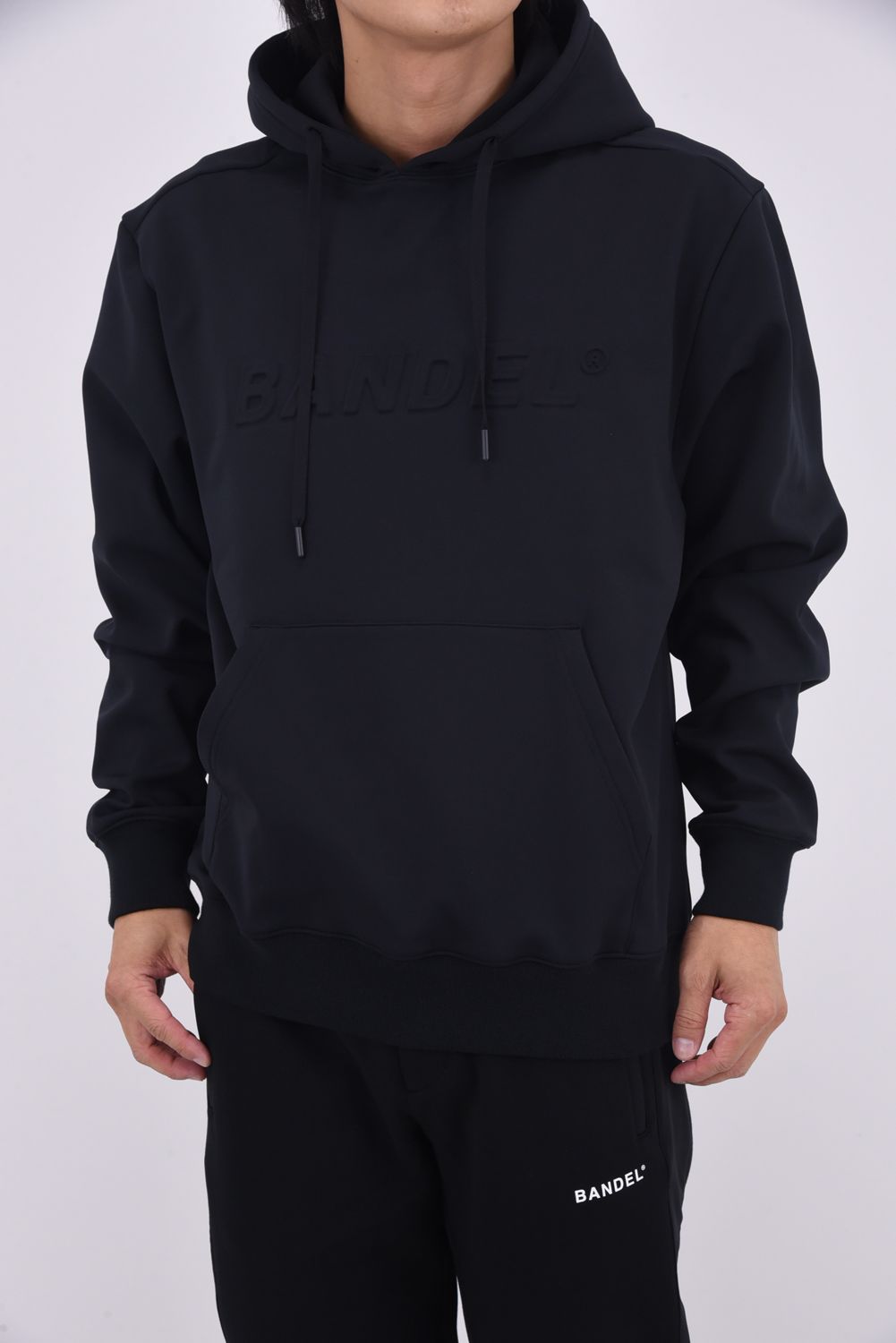 【25AW】 EMBOSSED LOGO HOODIE / 裏起毛 エンボスロゴ プルオーバーパーカー (ブラック)