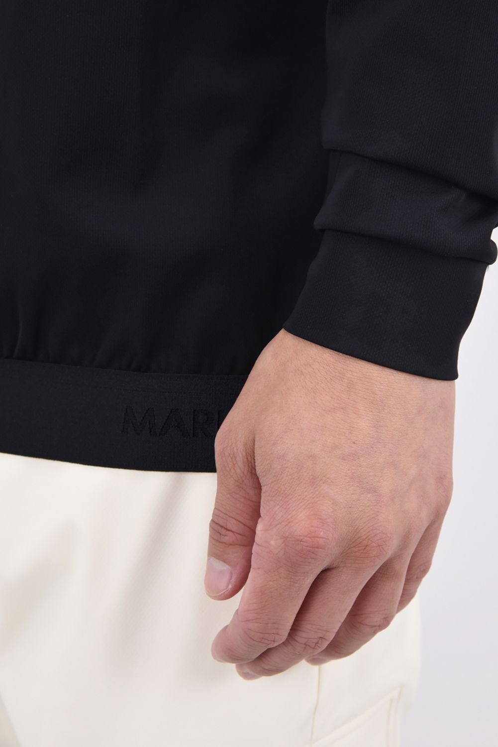 【26AW】 FRACTUR SMOOTH MOCK NECK / ブラックレターフォントロゴ 長袖モックネックTシャツ (ブラック)
