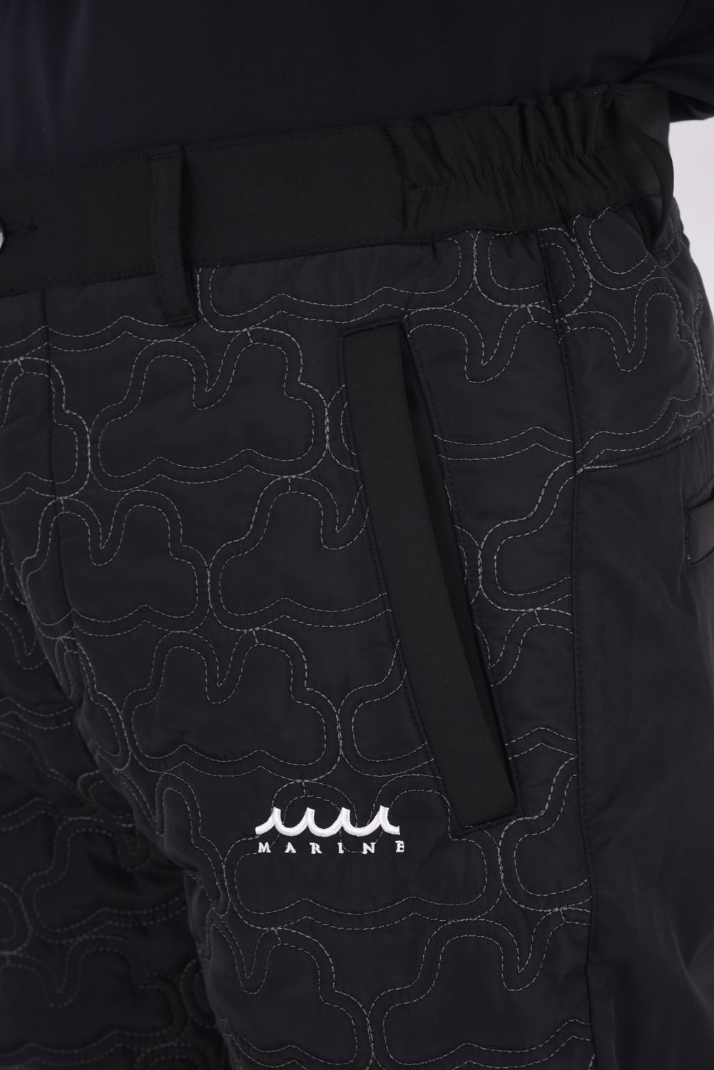 【25AW】 GEOMETRIC WAVE QUILTING PANTS / ジオメトリックウェーブ ハイブリッドキルティングパンツ (ブラック)