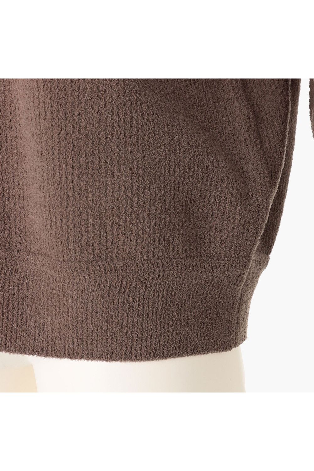 【26AW】 MEN’S AIRY YARN KNIT CREWNECK / エアリーファブリック ブランドロゴ クルーネックニット (モカ)