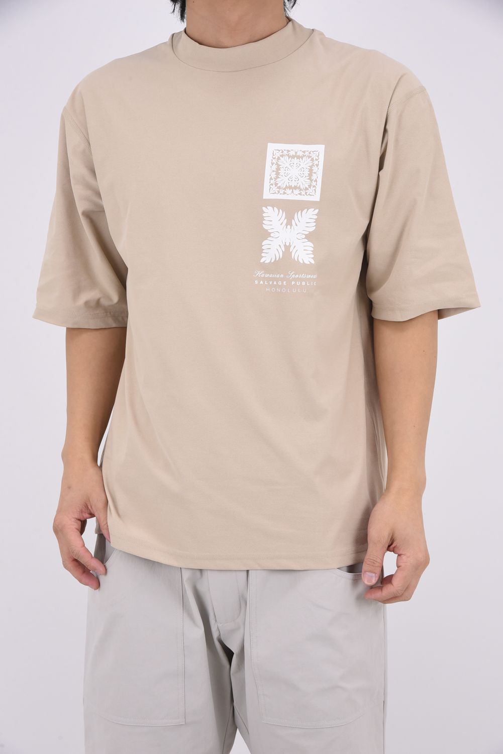 【26SS】 SURF Mockneck S/S(Nalu＆Turf) / NALU＆TURFプリント モックネックTシャツ (ベージュ)