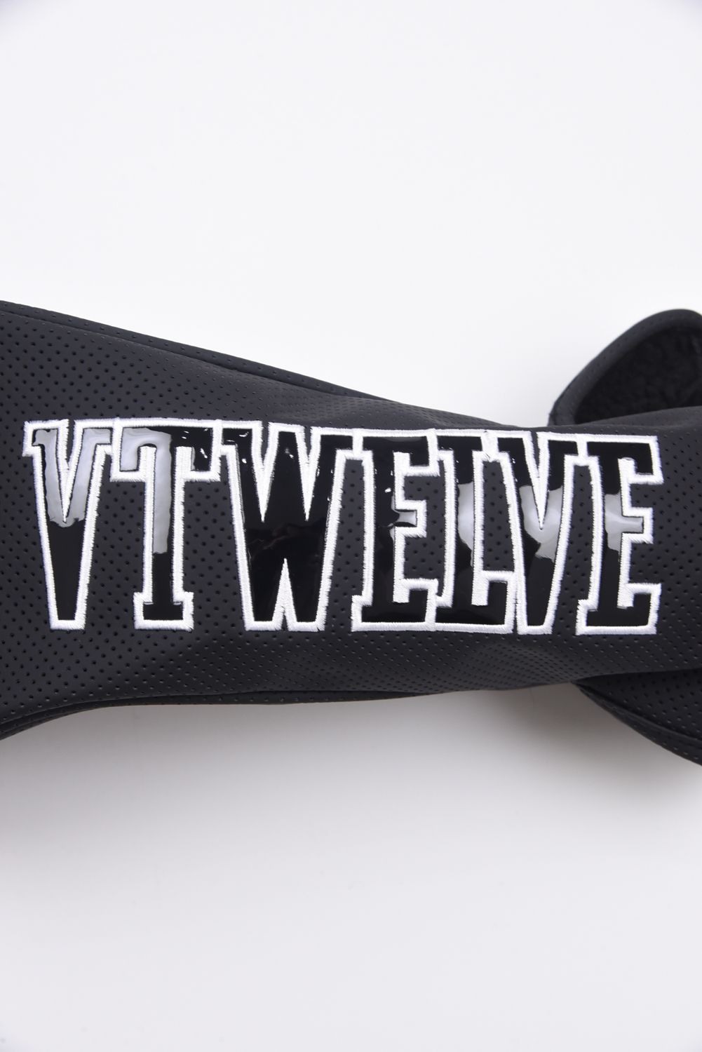 【26SS】 PERFORATE DRIVER / パーフォレイト ドライバーカバー (ブラック)