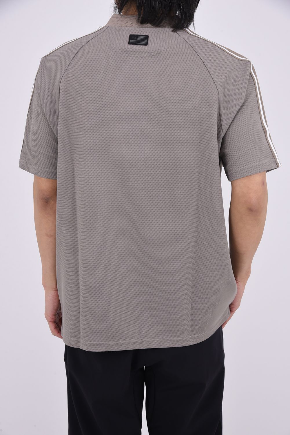 【26SS】 MEN'S LINE HIGHNECK RF / カノコ生地 ラインロゴテープ リラックスフィット モックネックTシャツ (ライトブラウン)