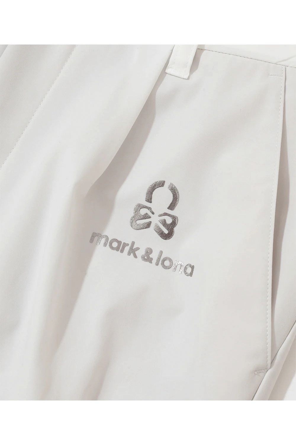 【26SS】【レディース】 ELMT SLIM LINE TAPERED PANTS / ブランドロゴ 箔プリント テーパードシルエット ロングパンツ (ホワイト)