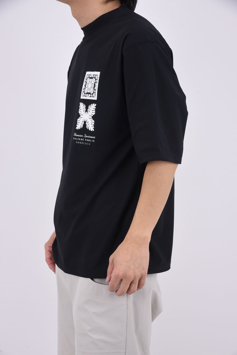 【26SS】 SURF Mockneck S/S(Nalu＆Turf) / NALU＆TURFプリント モックネックTシャツ (ブラック)