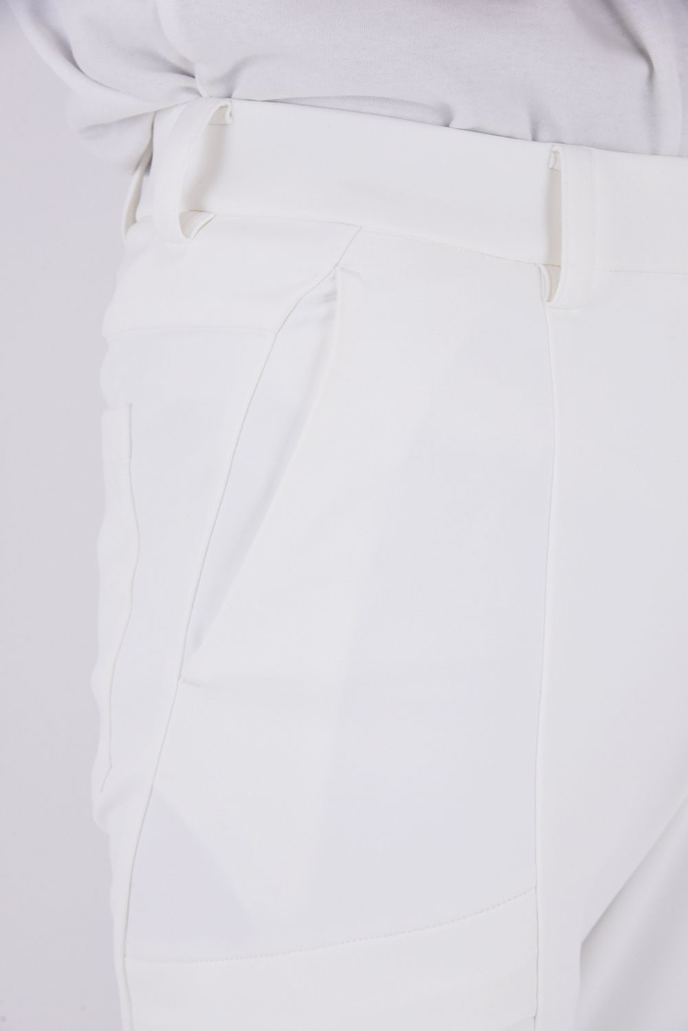 【26SS】【T-LINE】 CONTOUR FLEX CARGO JOGGER / モノトーン ポリエステルトリコット カーゴライクジョガーパンツ (ホワイト)