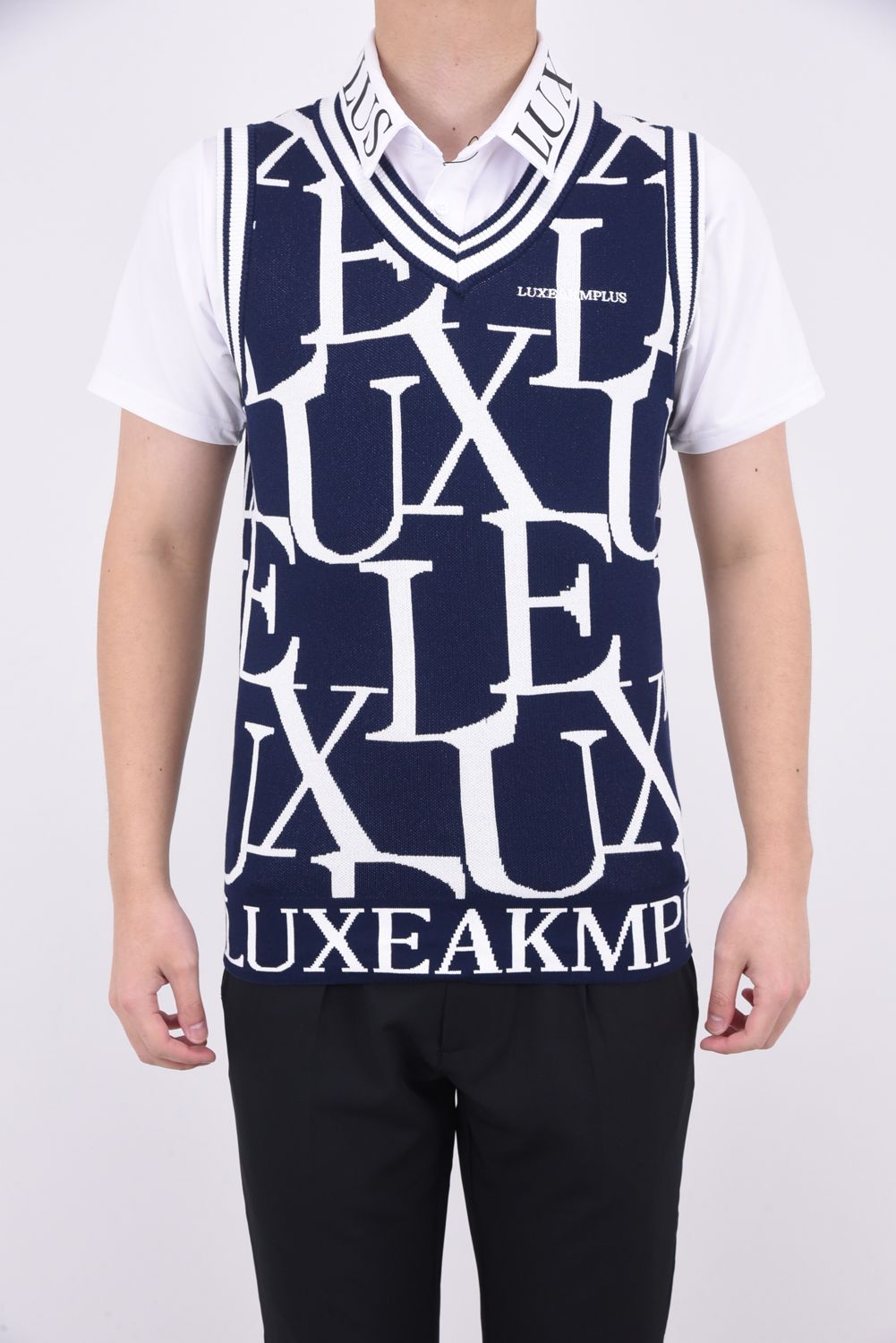 LUXE PATTERN NO SLEEVE KNIT /  総柄ロゴ Vネック ニットベスト ネイビー