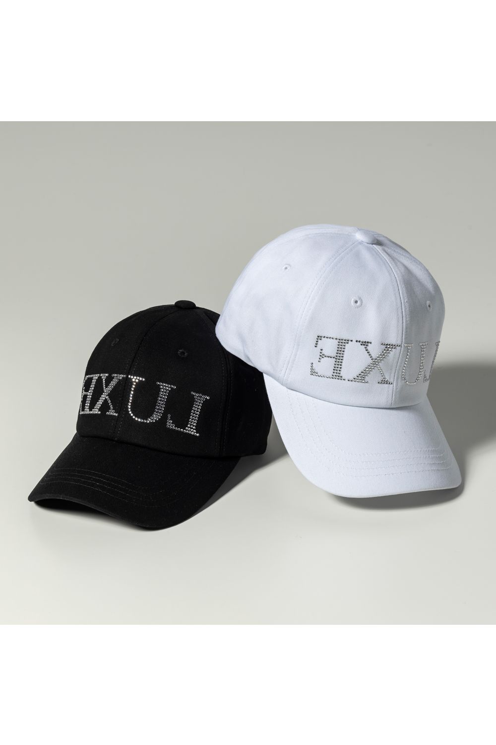 LUXEAKMPLUS - SIDE LOGO CAP / ラインストーンロゴ 6パネル