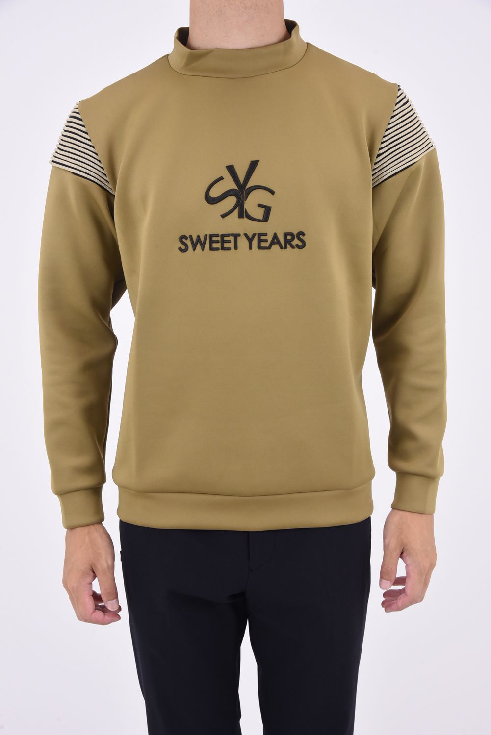 CARDBOARD 3D EMB SWEAT / 3Dロゴ ストレッチダンボール プルオーバースウェットキャメル*
