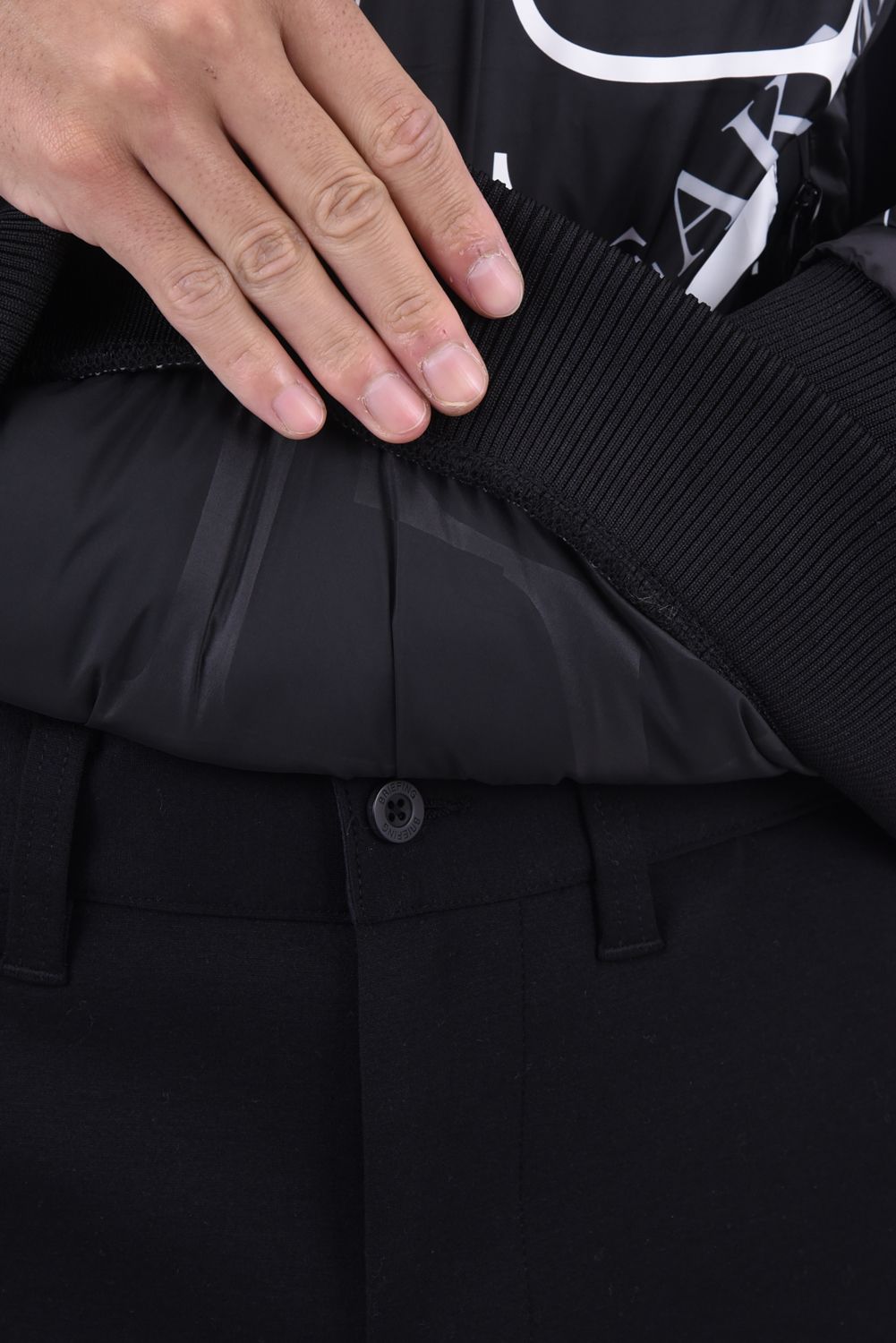 BICOLOR FIT BLOUSON / ロゴ総柄 サイドジップ スニードジャック (ブラック)