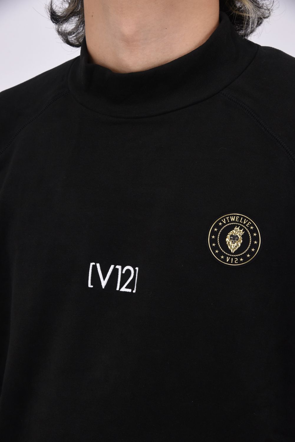WIDY MOCK / ワッペン バックロゴ 起毛生地 モックネックTシャツ (ブラック)