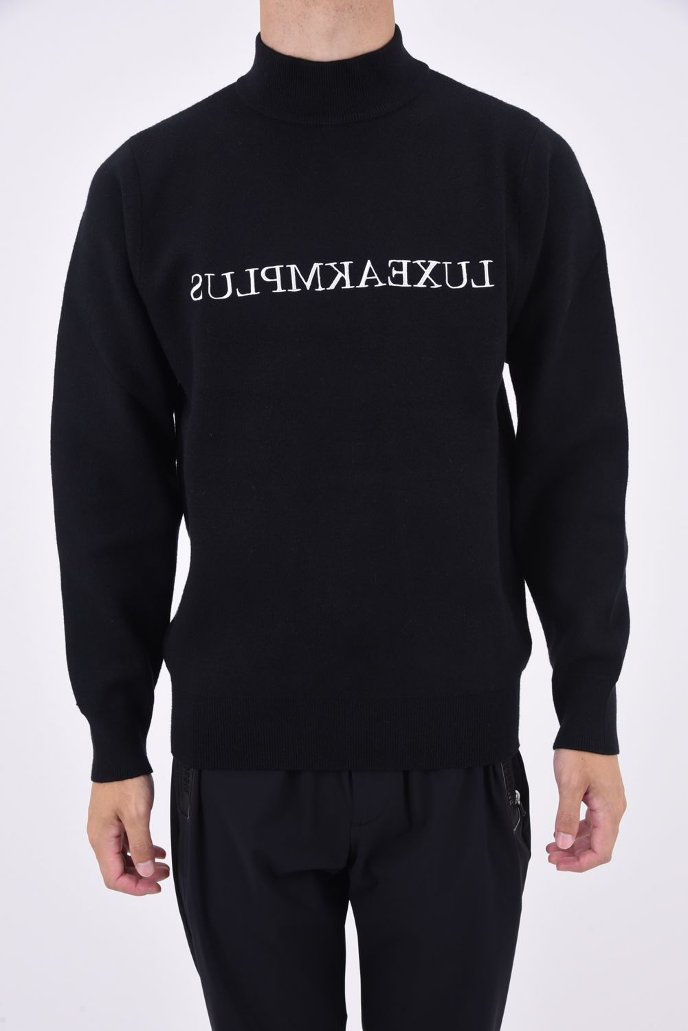 SIMPLE LOGO KNIT / ブランドロゴ ロングスリーブ ハイネック ニット (ブラック)