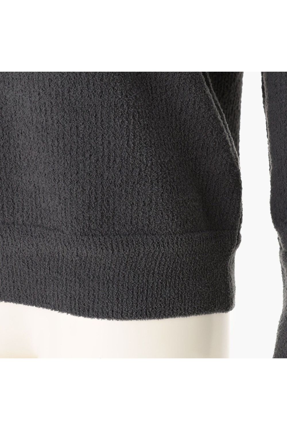 【26AW】【レディース】 WOMEN’S AIRY YARN KNIT CREWNECK / エアリーファブリック ブランドロゴ クルーネックニット (チャコール)