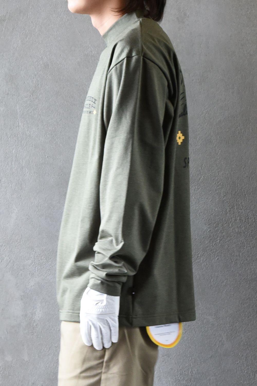 【26AW】 DVG spirit of the West MOCK TEE / バックプリント 長袖モックネックTシャツ (オリーブ)