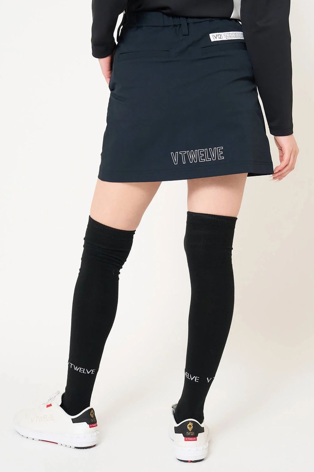 【26AW】【レディース】 MOLD LOGO SKIRT / 高撥水生地 バックロゴ ナイロンスカート (ブラック)