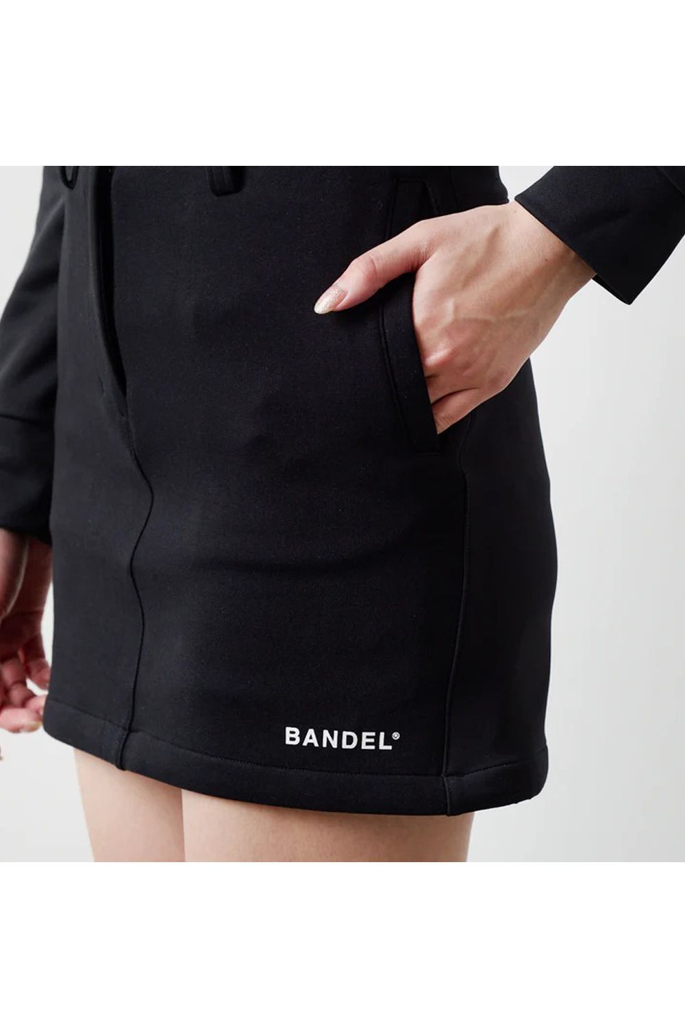 【25AW】【レディース】 SWITCHED FABRIC SKIRT / ボンディング素材 ハイブリッドスカート (ブラック)