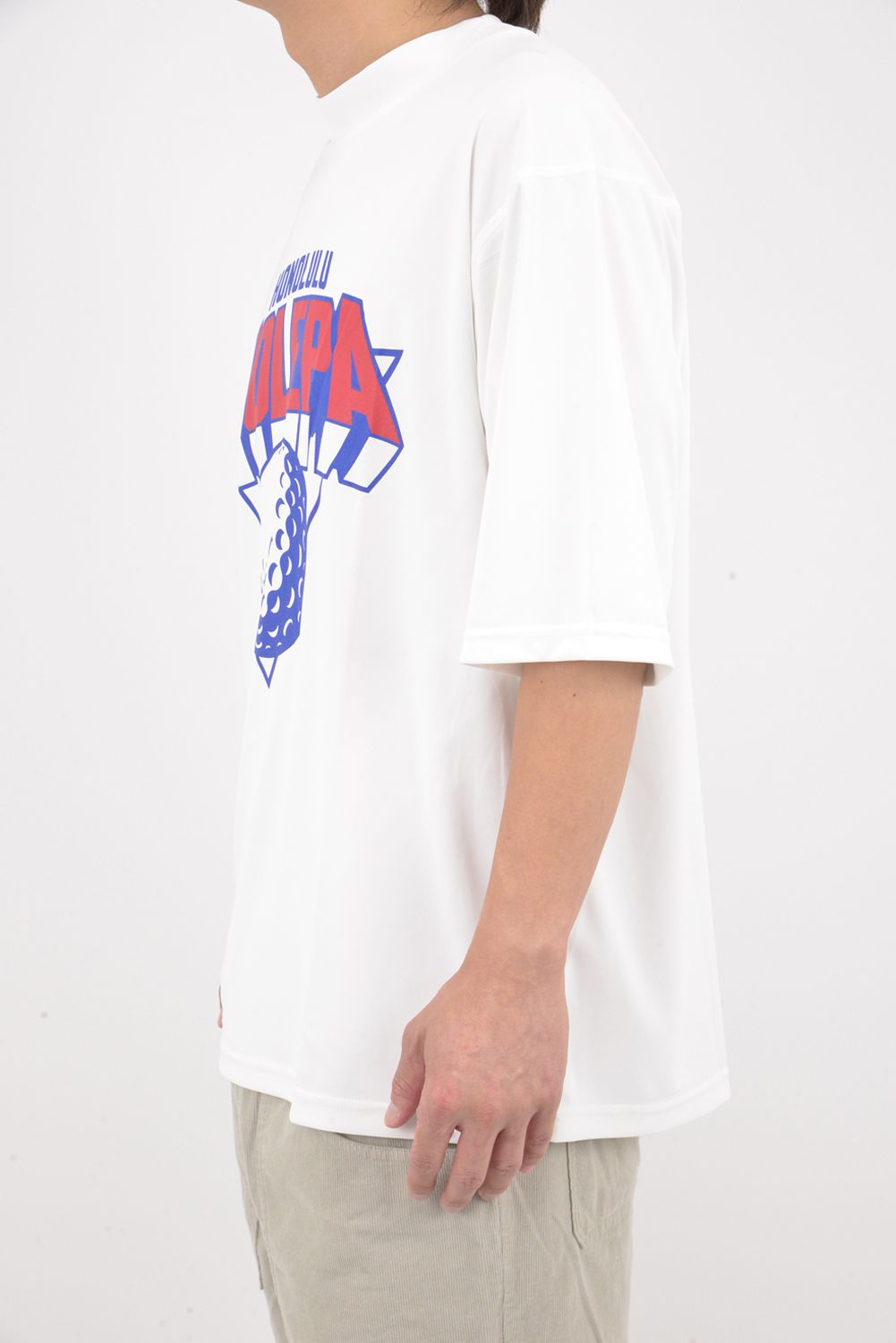 【26AW】 Pālulu Mockneck S/S（TEAM KOLEPA） / ブランドロゴプリント 五分袖 モックネックTシャツ (ホワイト)