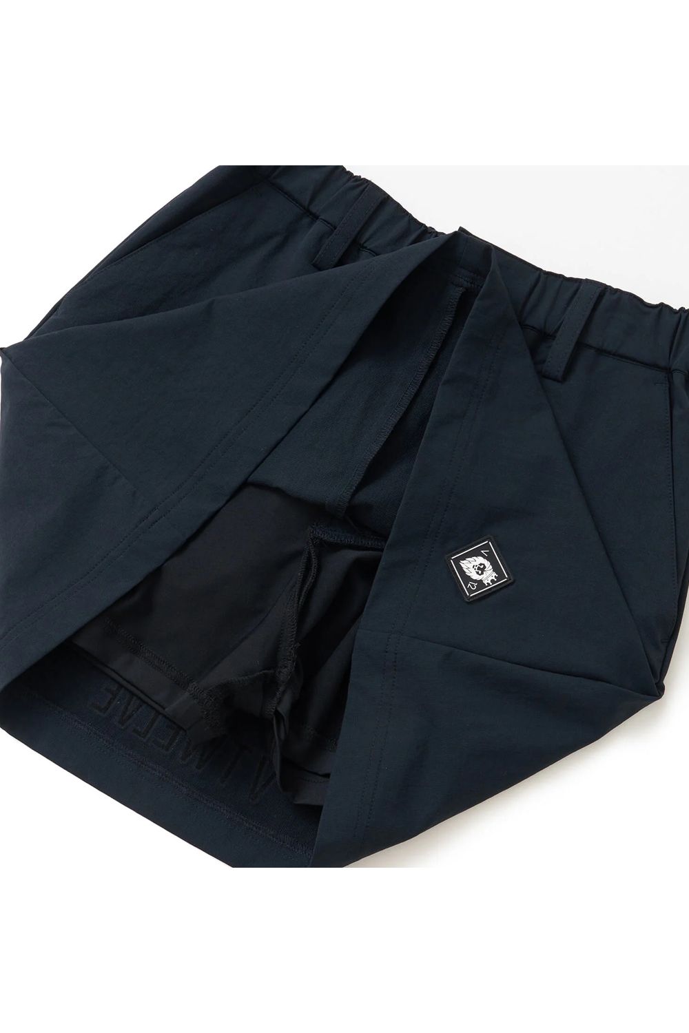 【26AW】【レディース】 MOLD LOGO SKIRT / 高撥水生地 バックロゴ ナイロンスカート (ブラック)