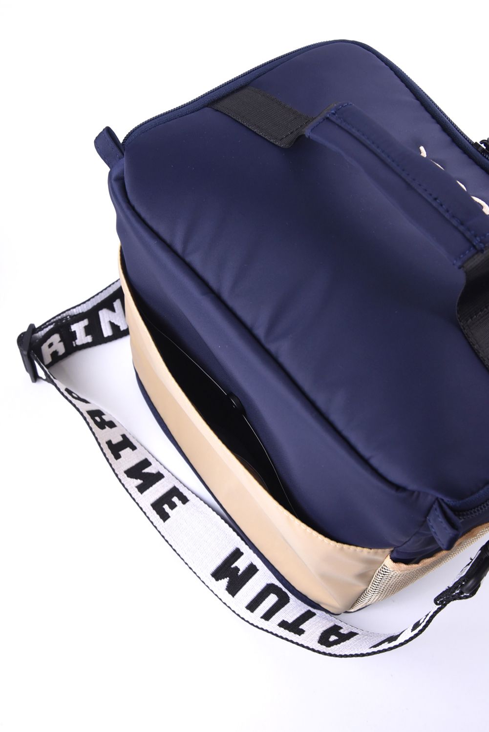 COOLER BAG / ブランドロゴ ショルダーストラップ付き クーラーバッグ ネイビー/ベージュ
