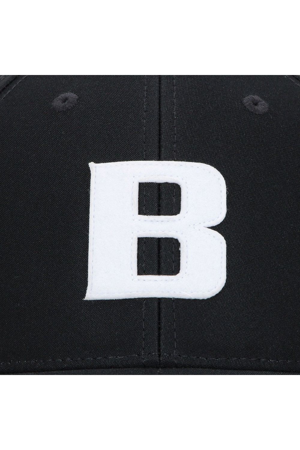 【26SS】 MEN’S PUNCHING MESH INITIAL CAP / イニシャルワッペン パンチングメッシュキャップ (ブラック)