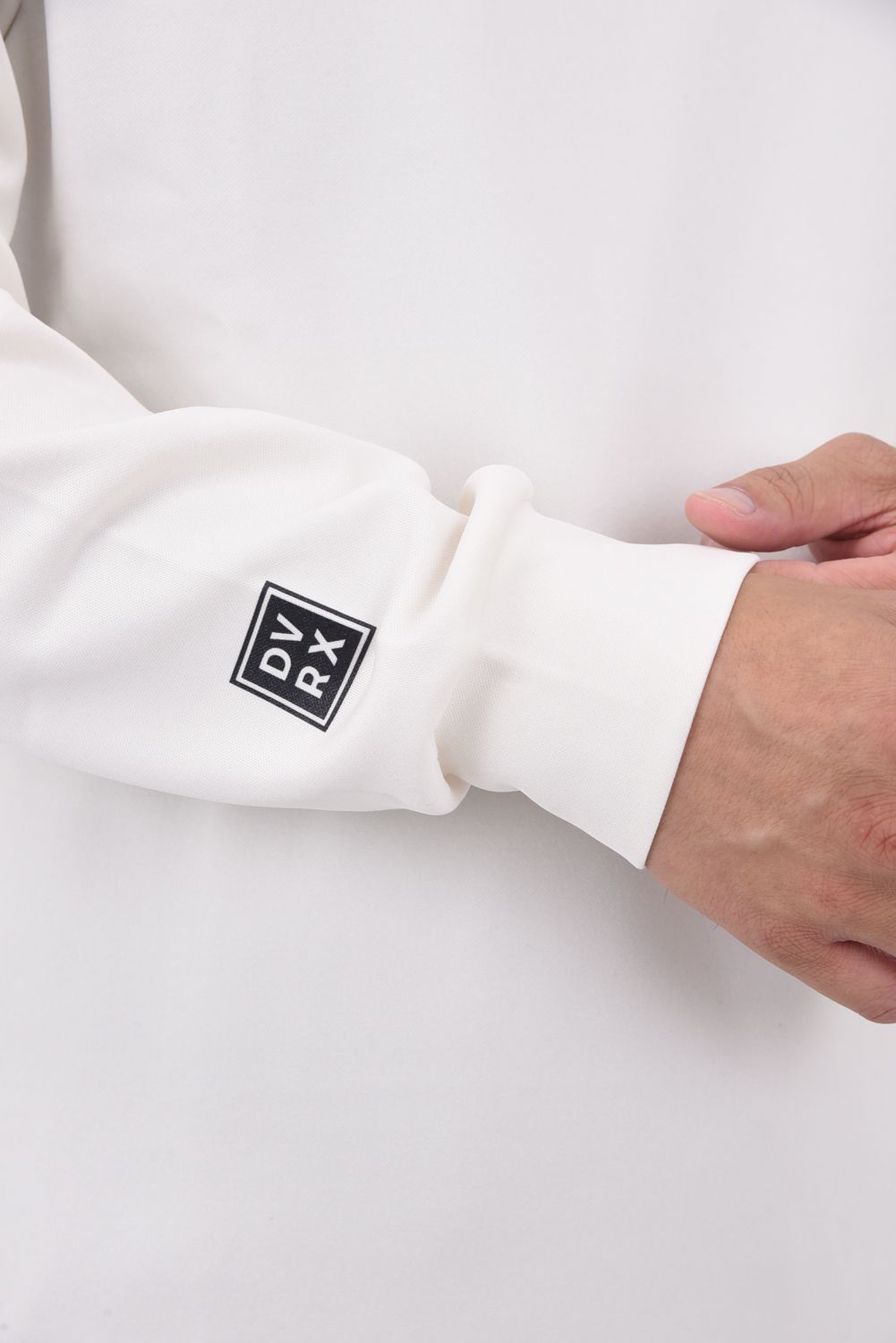【25AW】 STINGER FITTED / バック スコーピオンデザイン ロングスリーブ モックネック (ホワイト)