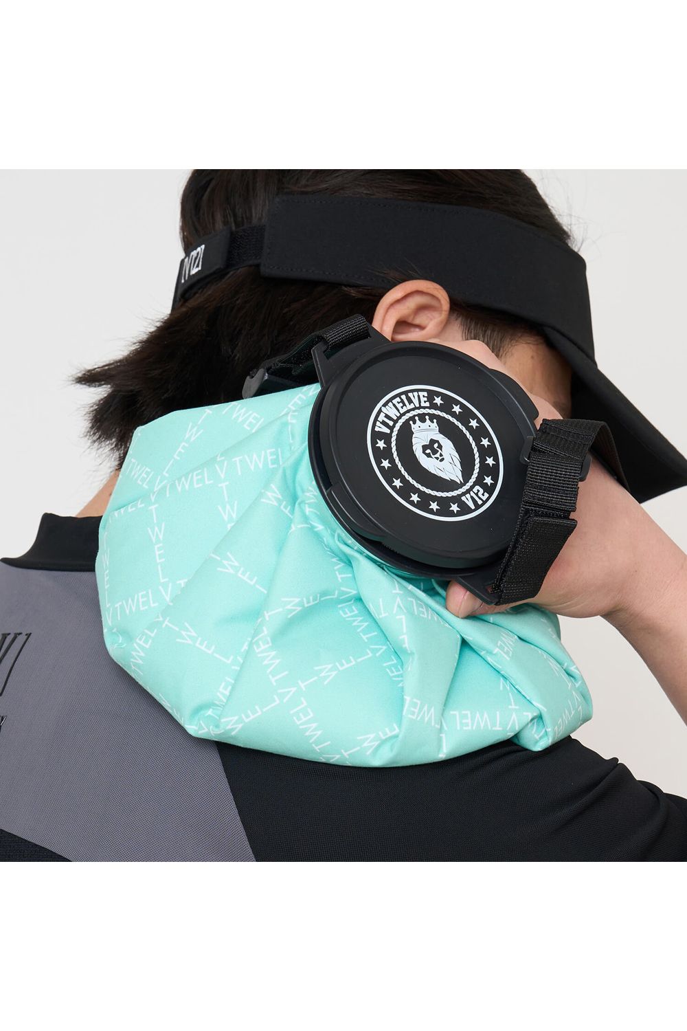 【26SS】 TYPO GRID ICE BAG / ブランドロゴ総柄 アイスバッグ (ターコイズ)