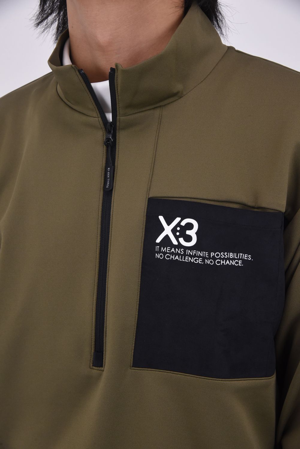【25AW】 HALF ZIP POCKET HIGH NECK / ハーフジップ ポケット ハイネック (カーキ)