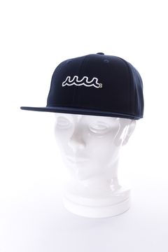 【26SS】 WAVE FLAT BILL CAP / ウェーブ刺繍 メタルロゴ フラットキャップ (ネイビー)