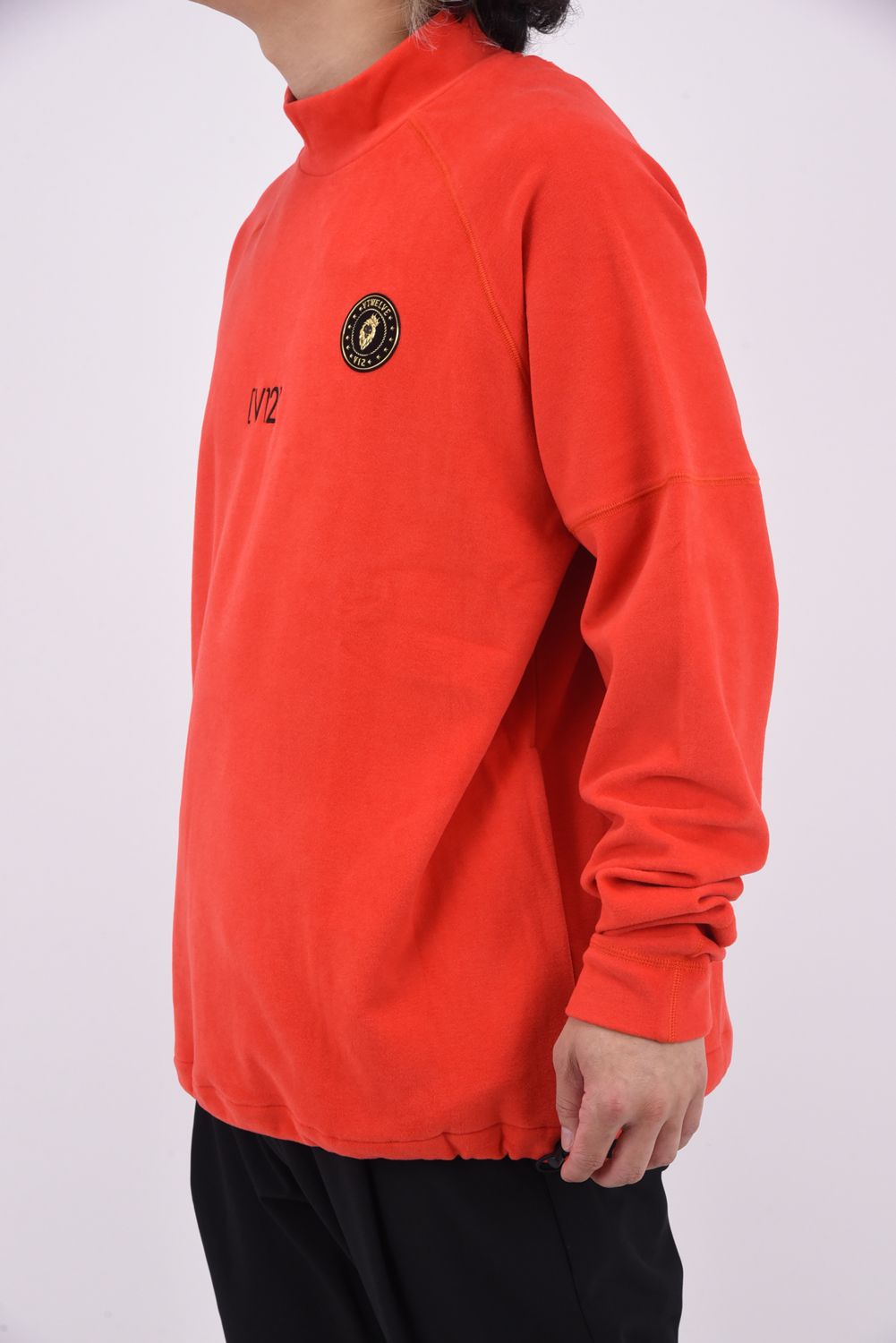 【期間限定ポイント10倍】WIDY MOCK / ワッペン バックロゴ 起毛生地 モックネックTシャツ (レッド)