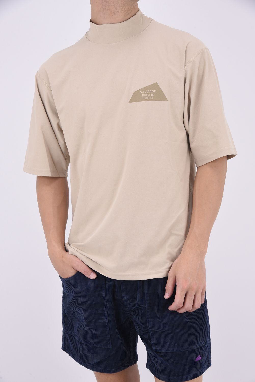 SURF Mockneck S/S (EXELLENCE) / バックロゴ 半袖モックネックTシャツ (サンド)