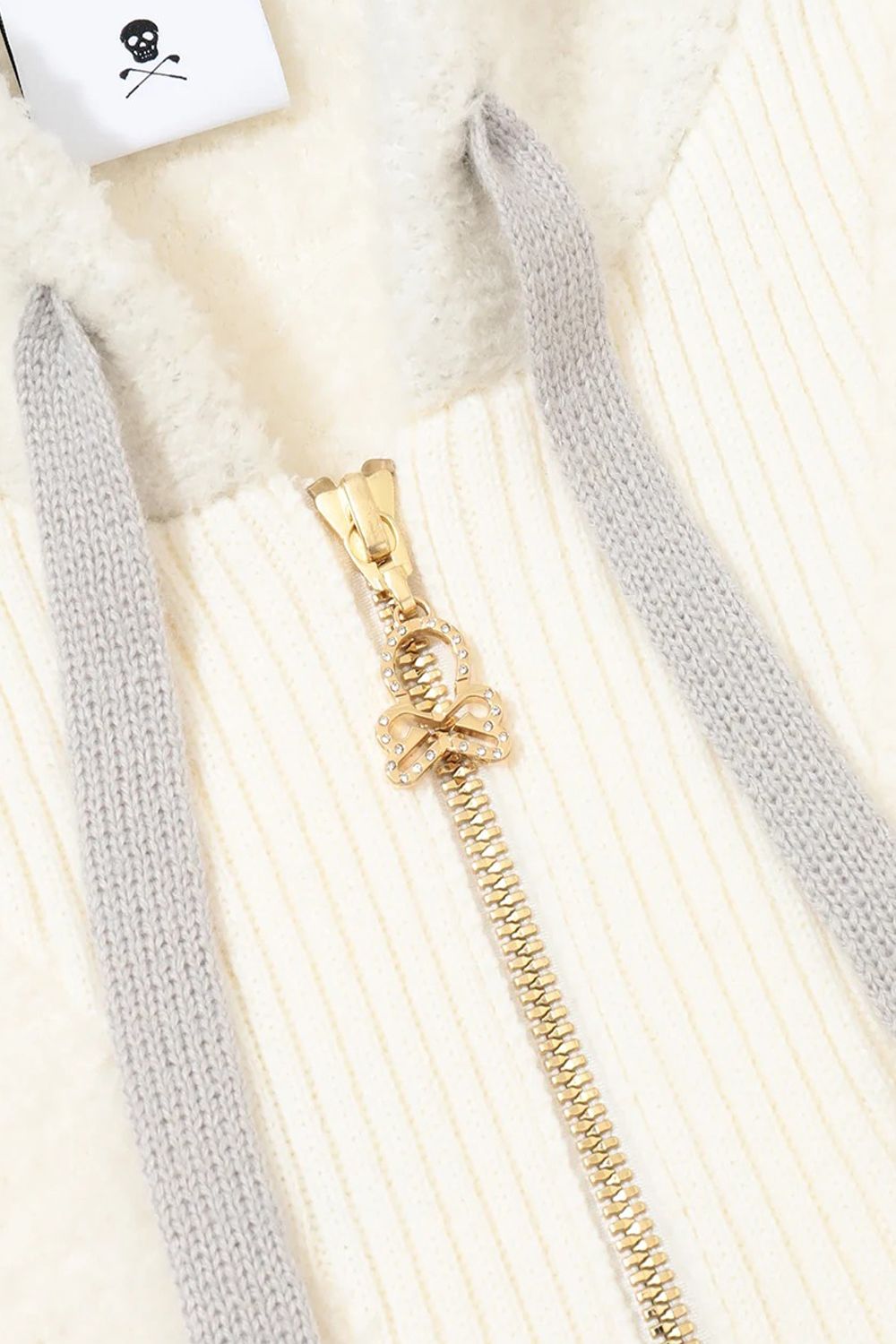 【26AW】【レディース】 PLUSH BOUCLE KNIT HOODIE / ブランクスカル刺繍 プラッシュ ブークレ ニットフーディー (ホワイト）