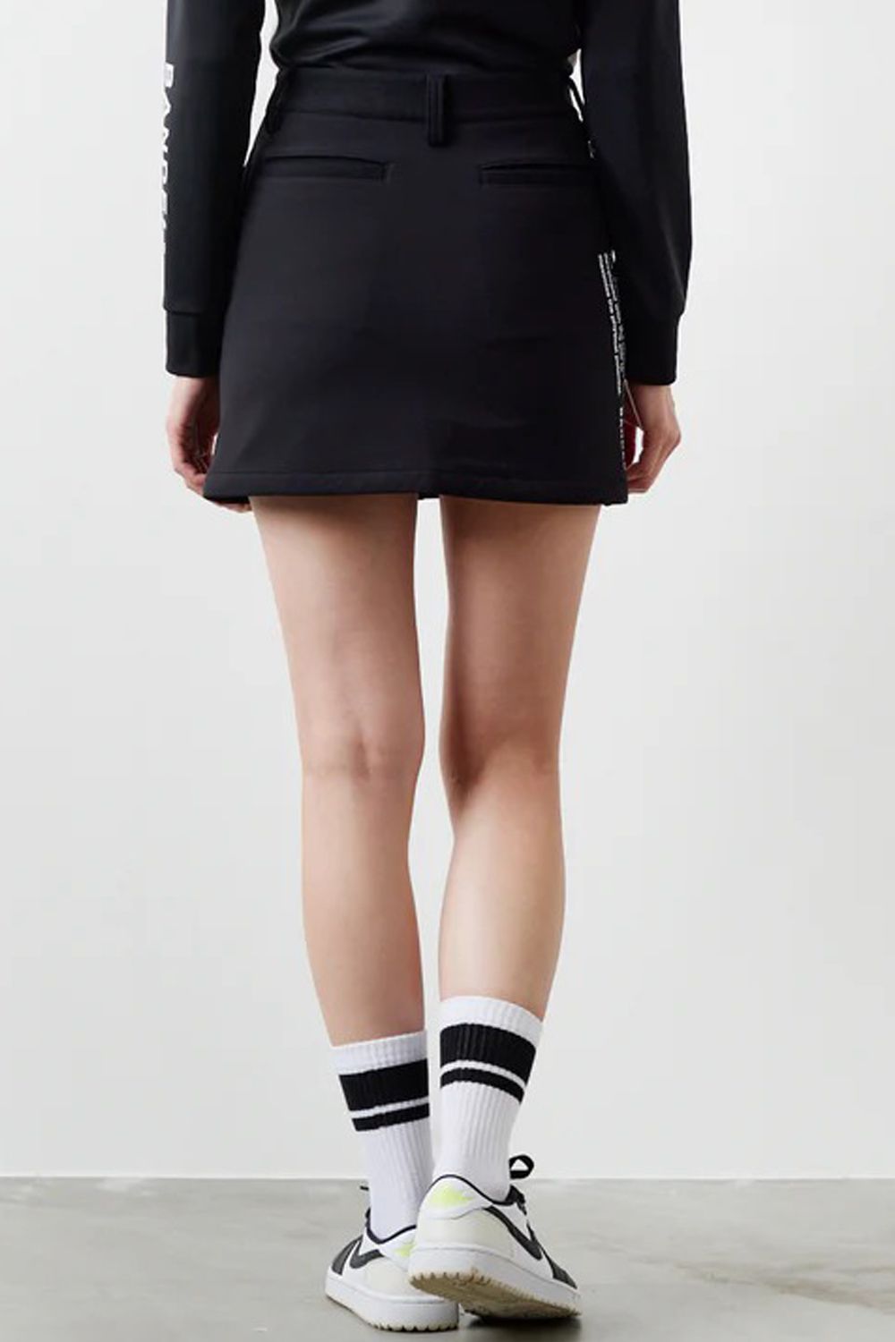 【25AW】【レディース】 SWITCHED FABRIC SKIRT / ボンディング素材 ハイブリッドスカート (ブラック)
