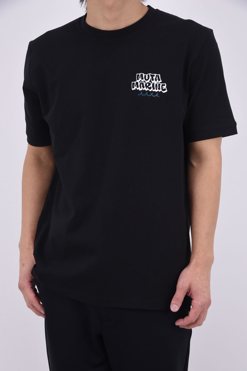 【26SS】 MULTI LOGO STRETCH T-SHIRTS / マルチロゴプリント Tシャツ (ブラック)