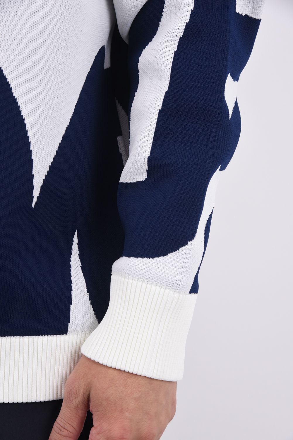 【25AW】 GRAFT KNIT / グラフィティロゴ クルーネックニット (ホワイト)