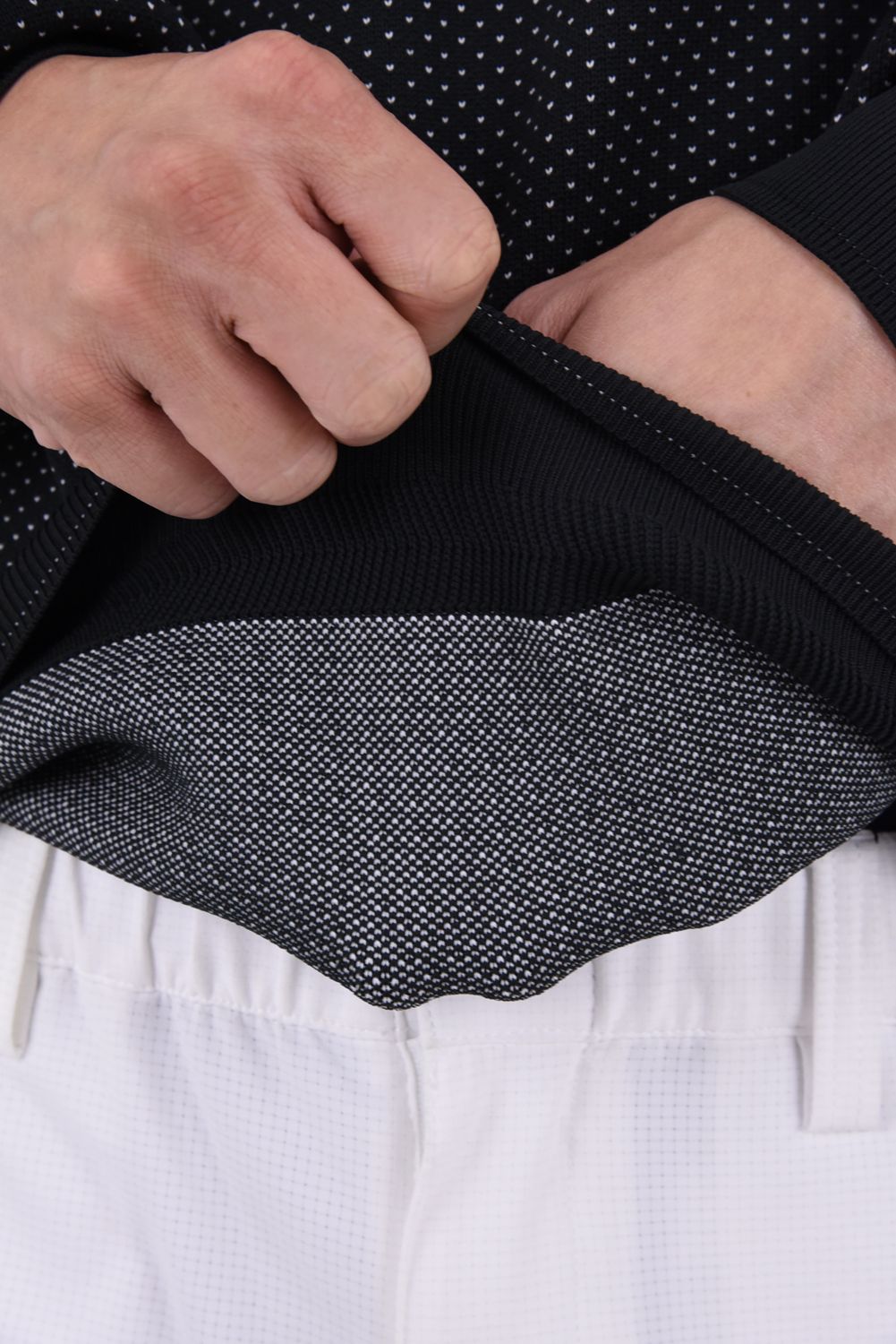 【26AW】 MEN’S BIRDS EYE KNIT CREWNECK / バーズアイパターン ブランドロゴ クルーネックニット (ブラック)