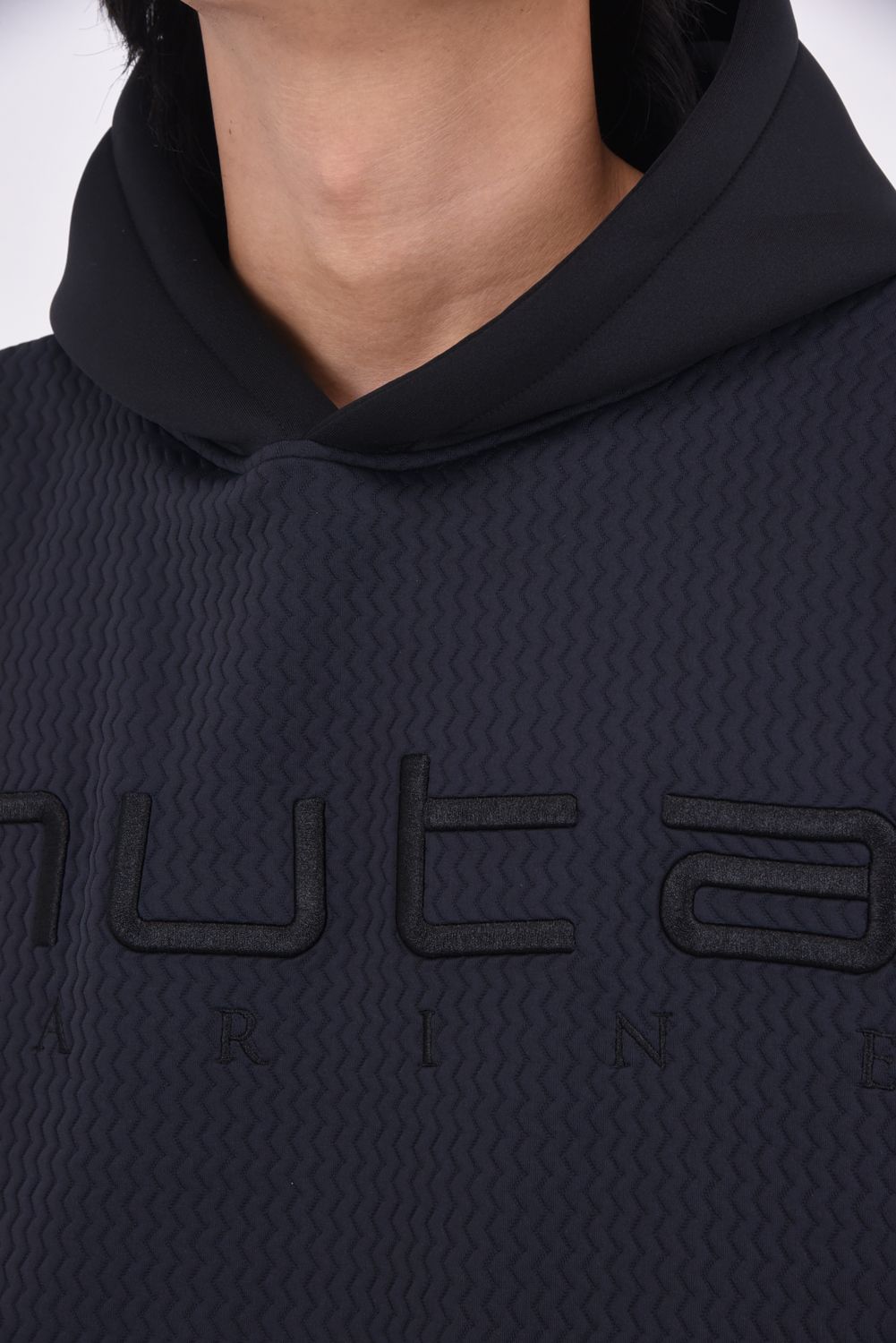 【25AW】 BLISTER JACQUARD PARKA / ブリスタージャカード ブランドロゴ プルオーバーパーカー (ブラック)