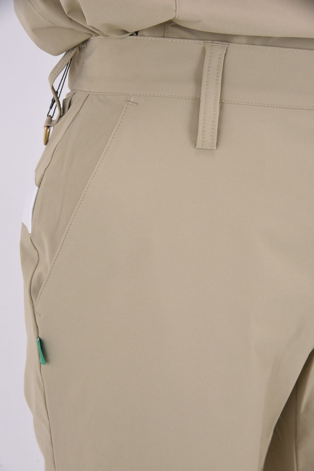 【26SS】 OZ SHORTS / ストレッチナイロン バックロゴライン ショートパンツ (ベージュ)