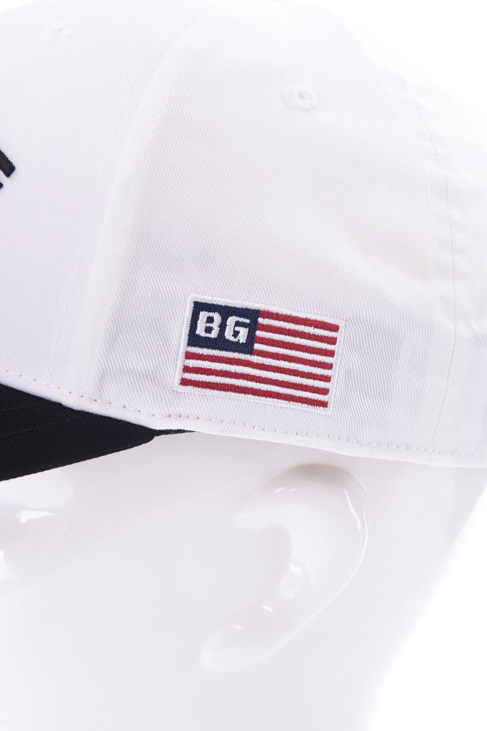 【26SS】 MEN’S COLLEGE LOGO CAP / カレッジ風ロゴ バイカラー キャップ (ホワイト)