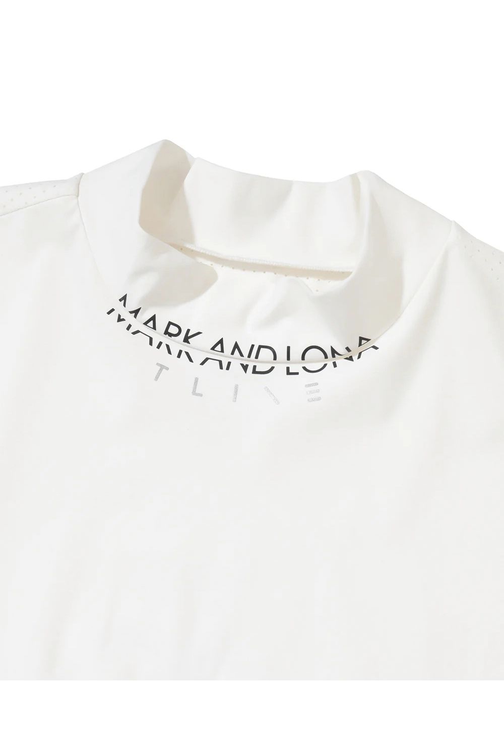 【26SS】【レディース】【T-LINE】 ACCORD VENT MOCK TEE / モノトーン ナイロントリコット パンチングロゴ モックネックTシャツ (ホワイト)