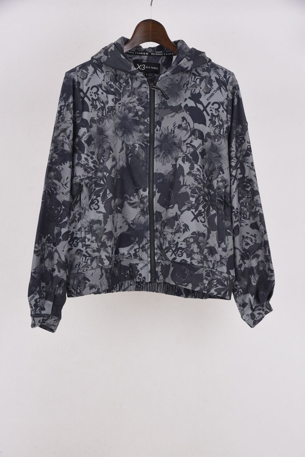 【期間限定ポイント10倍】【25AW】【レディース】 FLOWER CAMO FULL ZIP HOODIE / フラワーカモ 裏起毛フルジップパーカー (グレー)