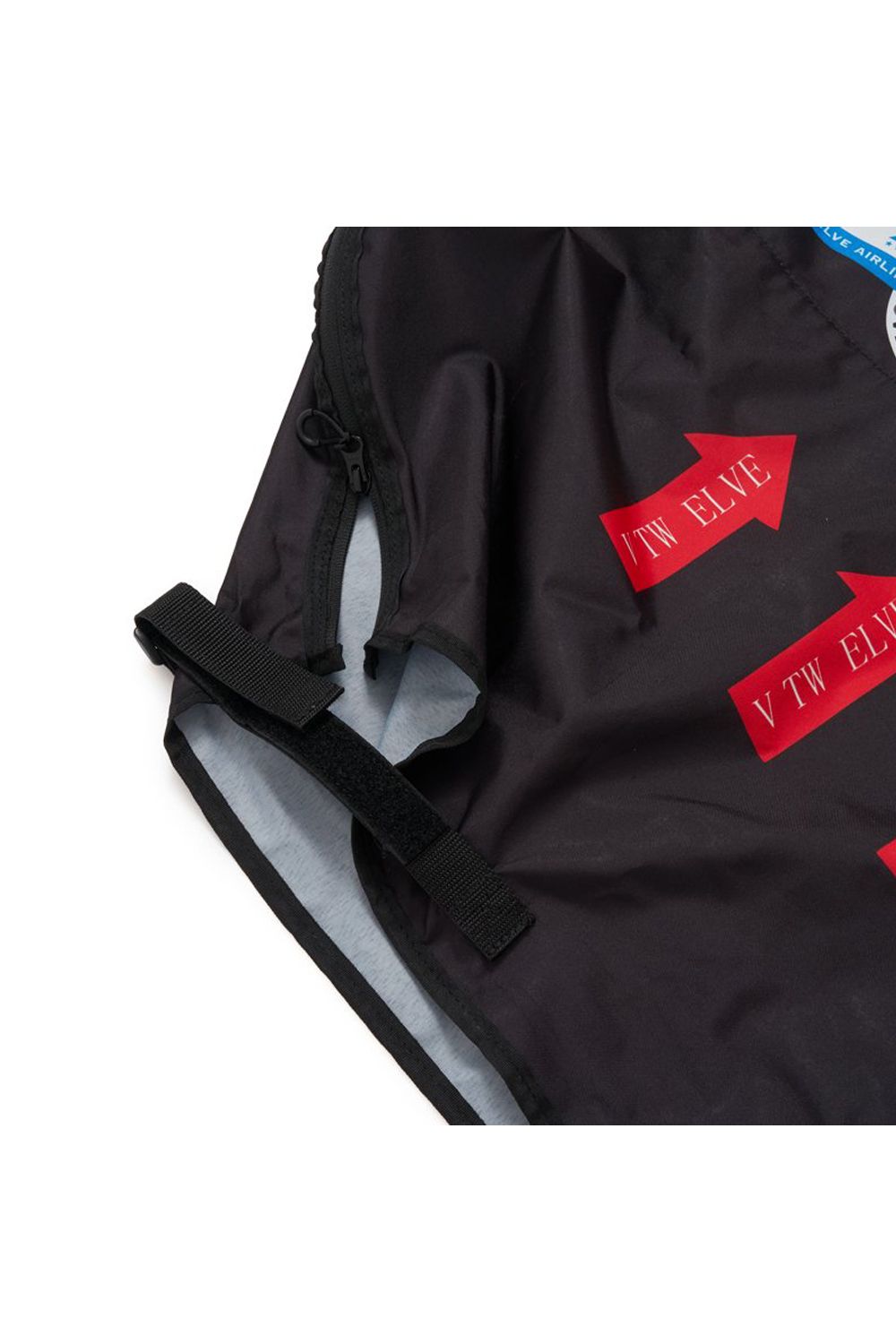 【26SS】 NICE TRIP / ステッカープリント トラベルケース (ブラック)