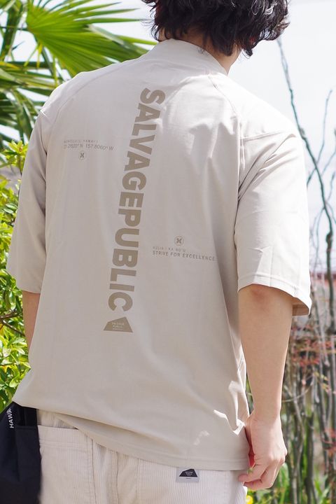 SURF Mockneck S/S (EXELLENCE) / バックロゴ 半袖モックネックTシャツ (サンド)