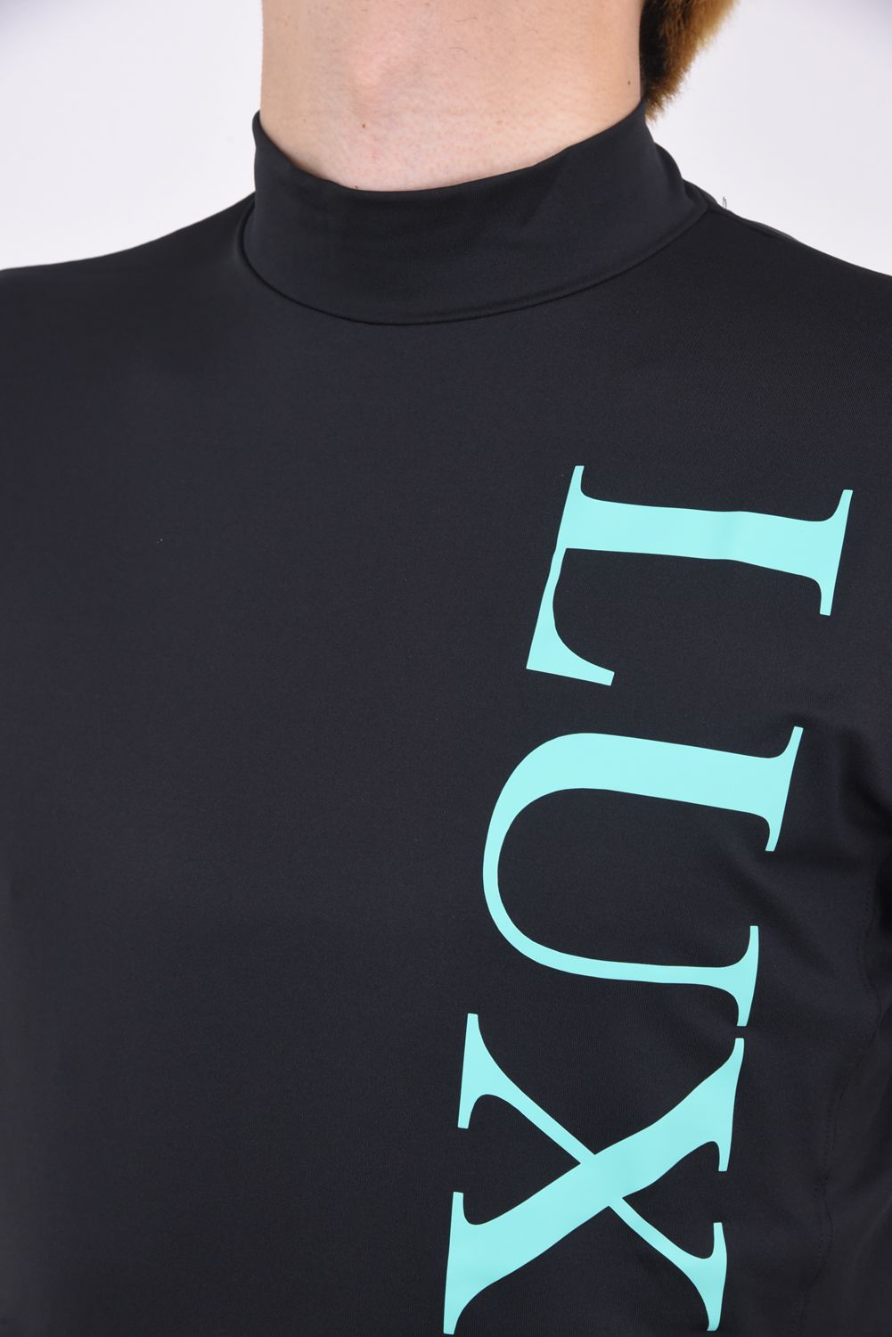 VERTICAL LOGO MOCK NECK T-SHIRTS / バーチカルロゴ モックネック Tシャツ (ブラック/ブルー)