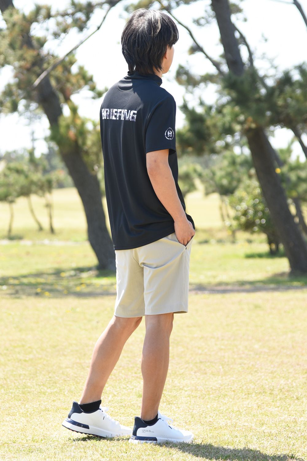 【BRIEFING GOLF】 ブラックの別注モックを使用したスタイリング