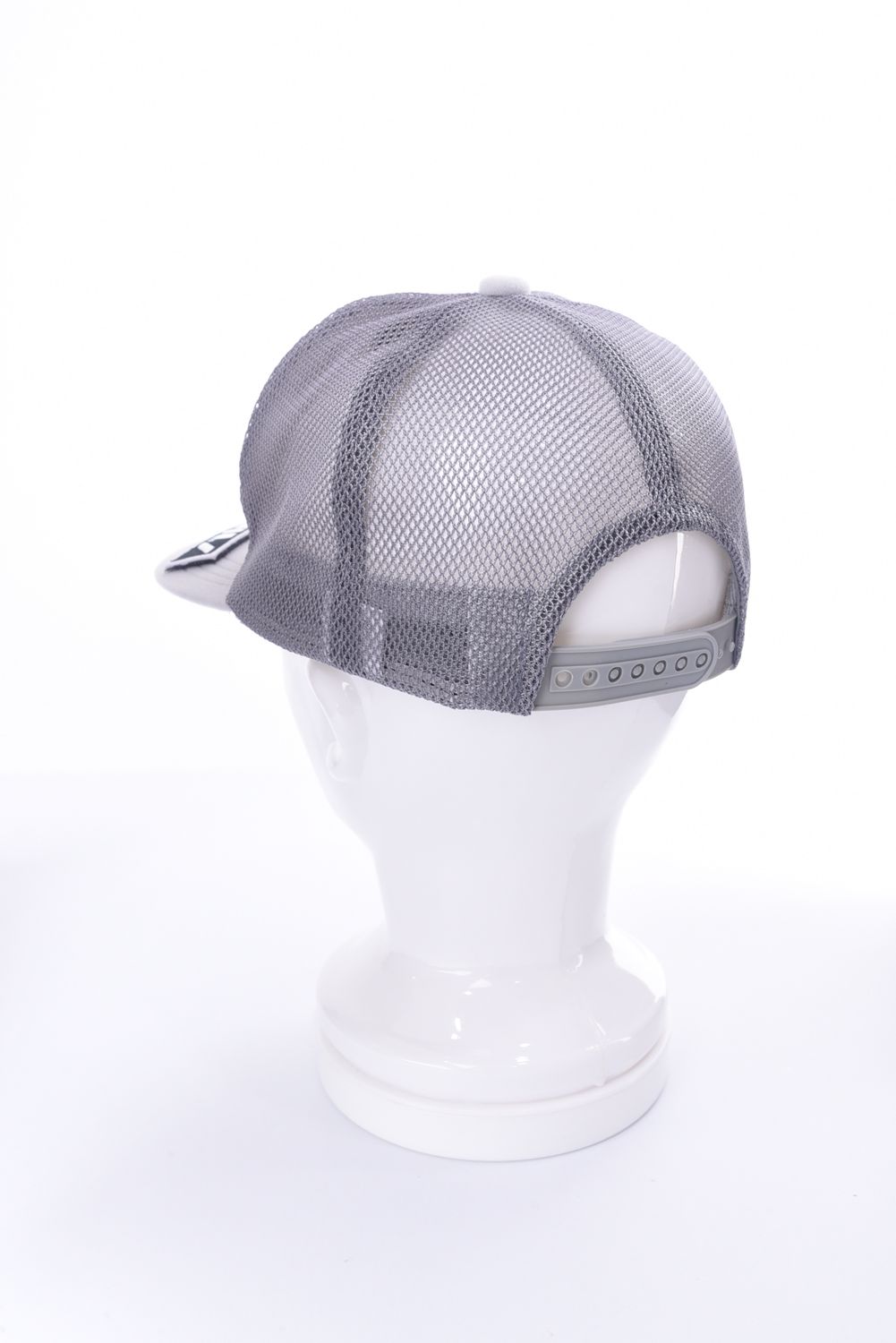 VELCRO MESH CAP / ブランドロゴ 刺繍 フラット ベースボールキャップ グレー