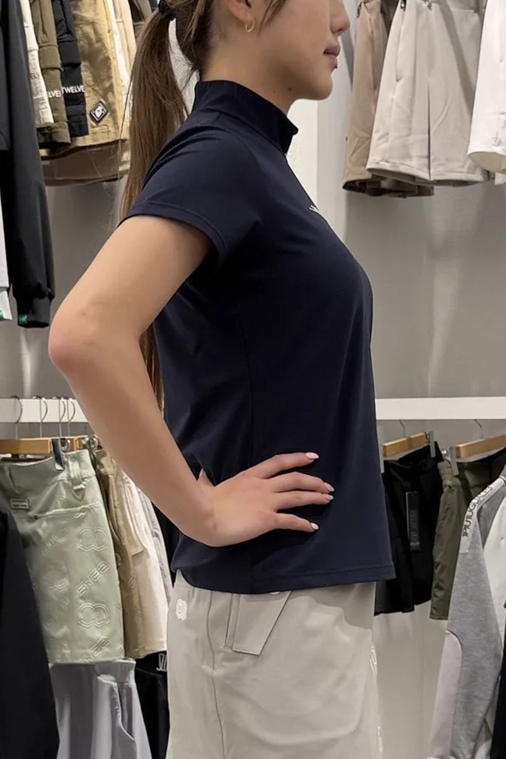 【ポイント10倍】 【26SS】【レディース】 BOSELLI MOCK / BOSELLI社ストレッチ素材 バックリボン ブランドロゴ モックネックTシャツ (ネイビー)*